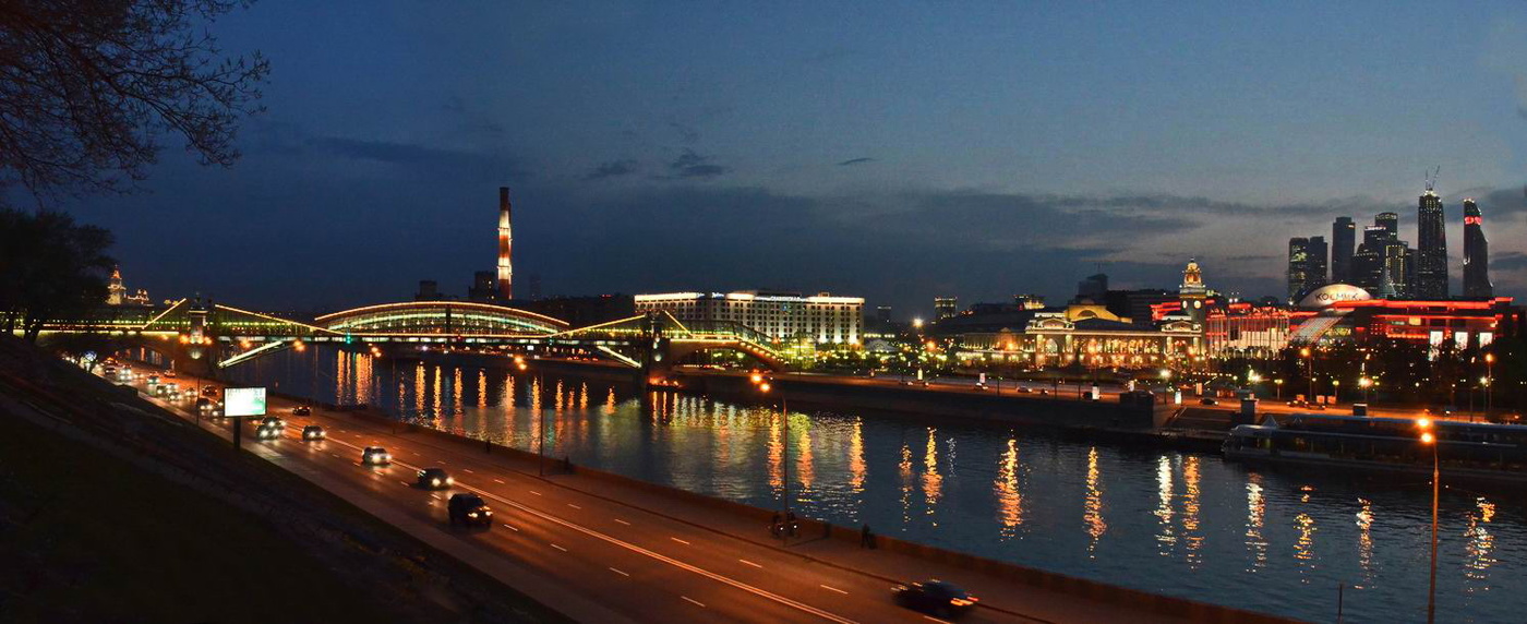 Бережковская и Ростовская набережные.