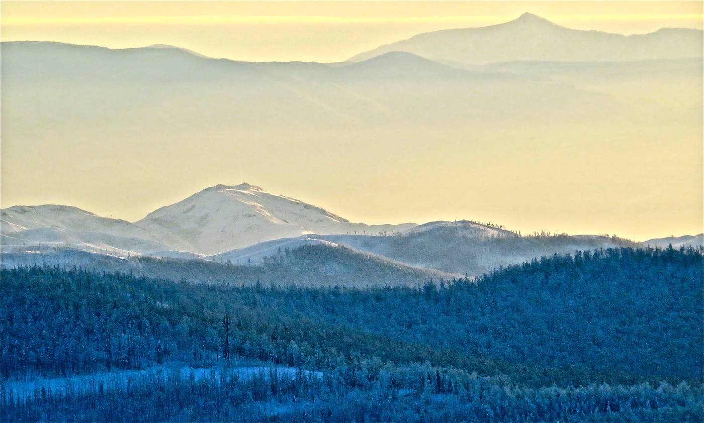 Где гора с горою сходятся