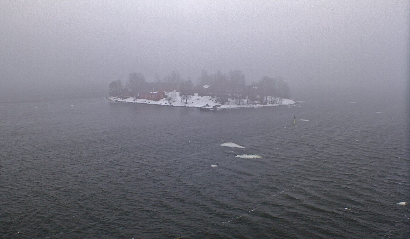 Вышел остров из тумана...