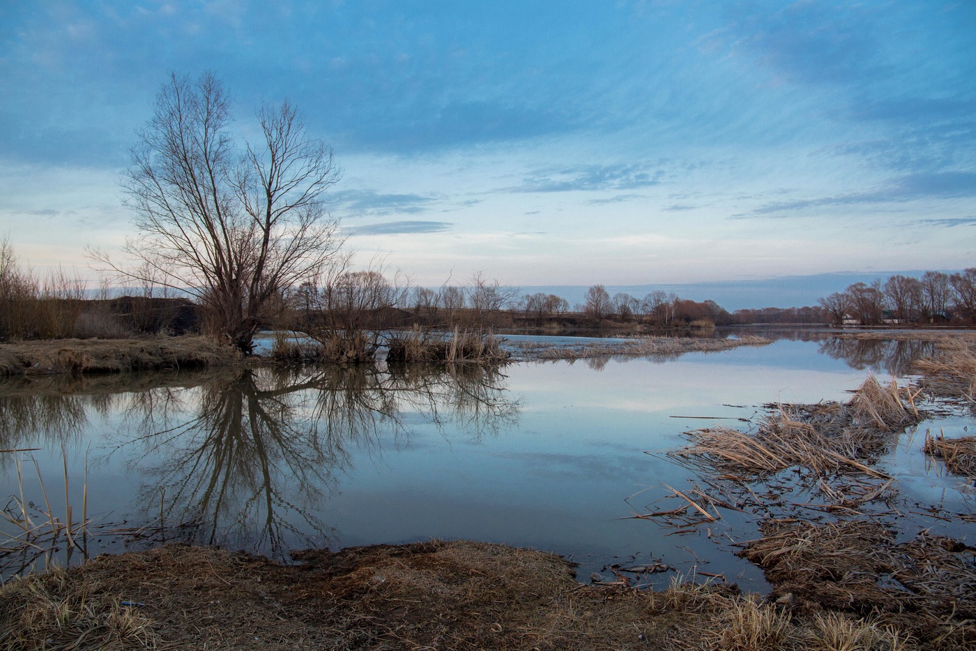 Весениие сумерки(река Казанка)