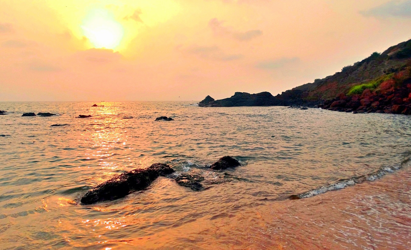 Тёплый вечер на море