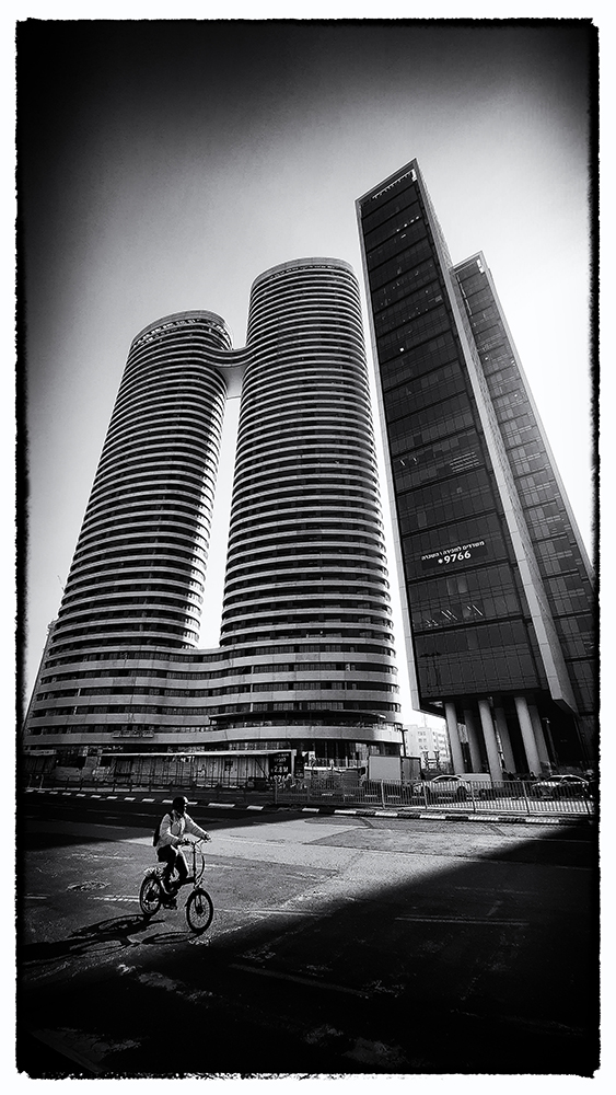 Из света в тень...