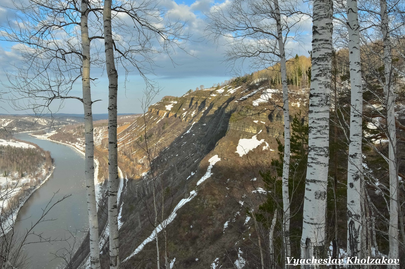 Апрель. Утро на Катунских утёсах
