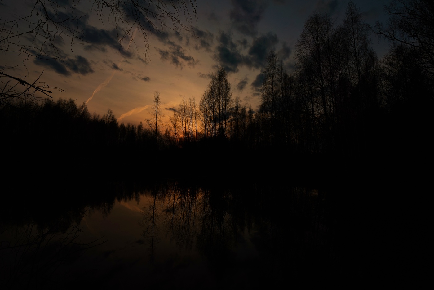 "Но меркнет день - настала ночь ..."