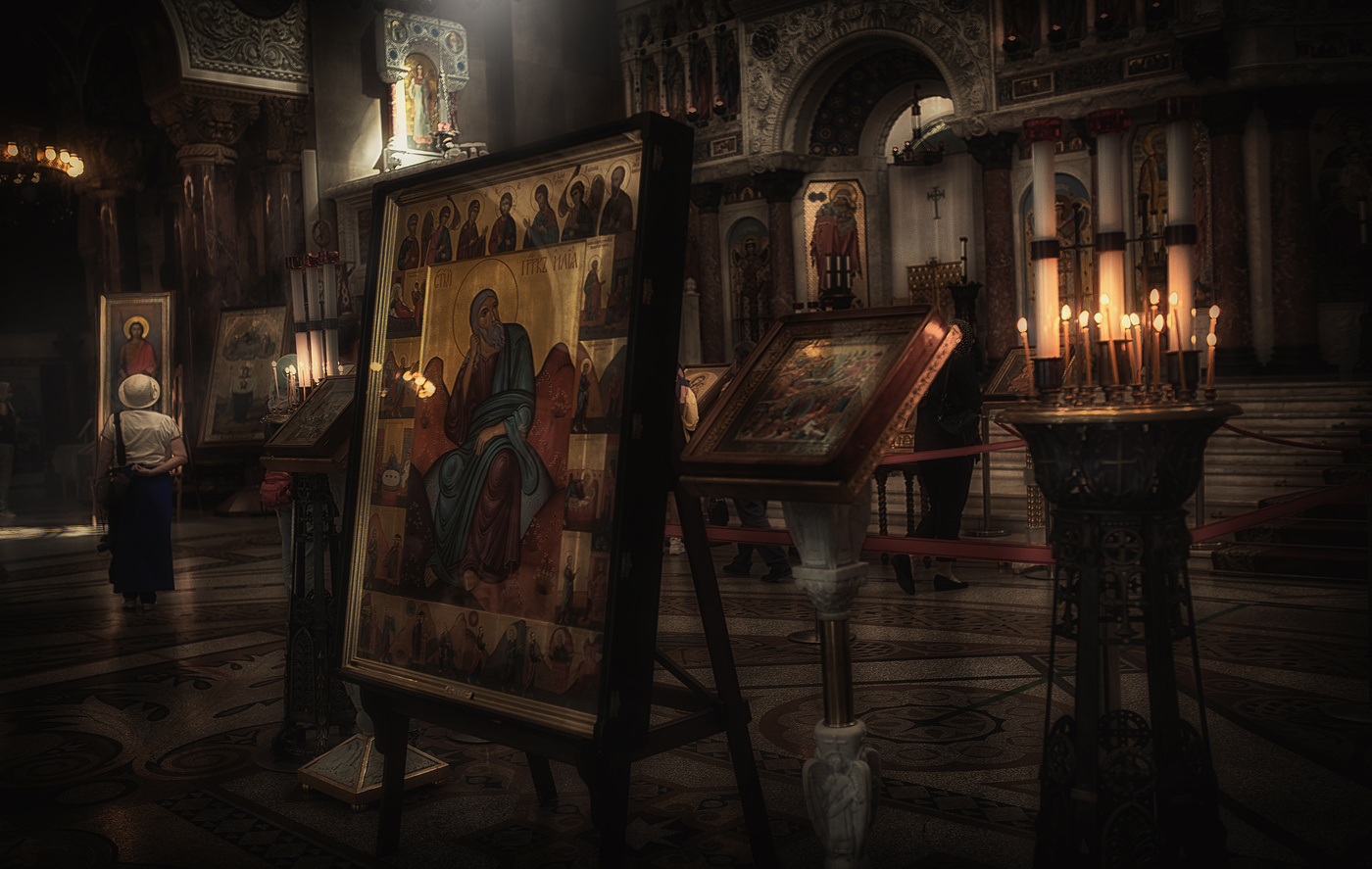 В ожидании службы...