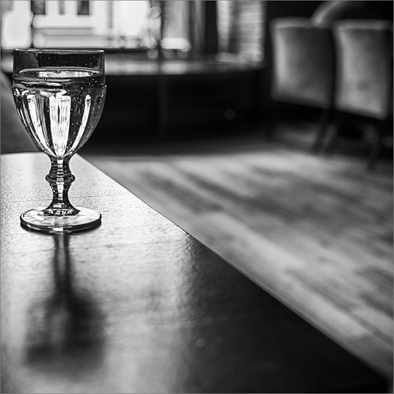 Бокал с водой