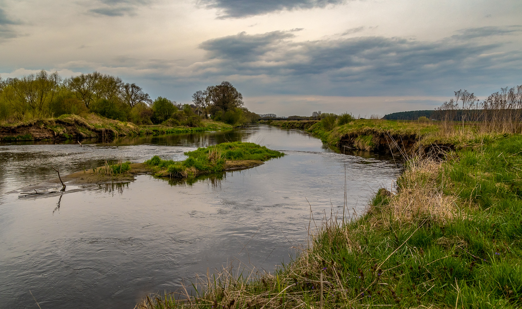 Вечер у реки