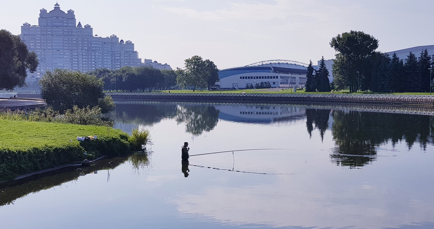 Рыбалка в большом городе...