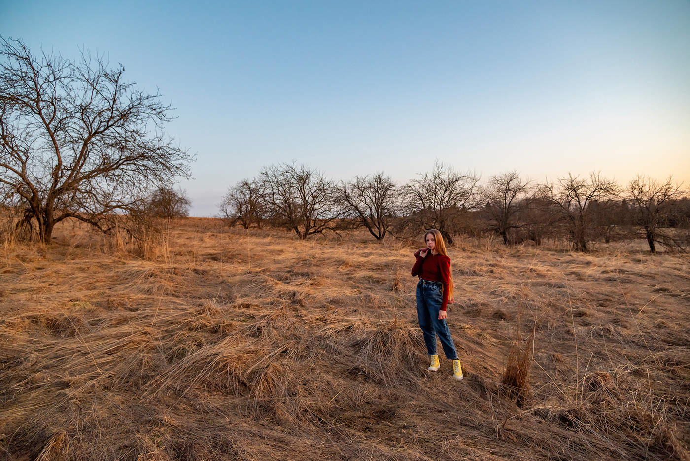 Среди пустого сада
