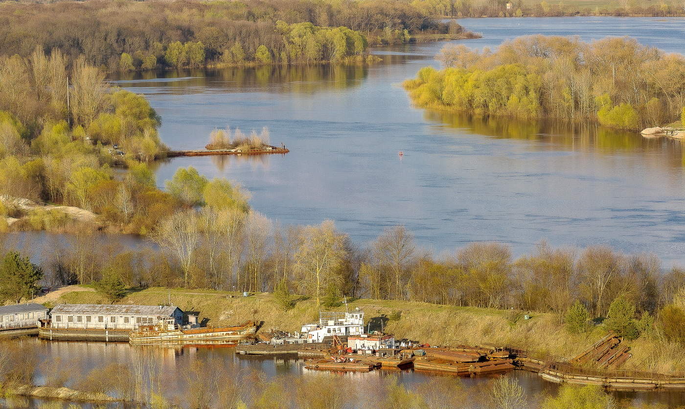 В Весеннем плену.