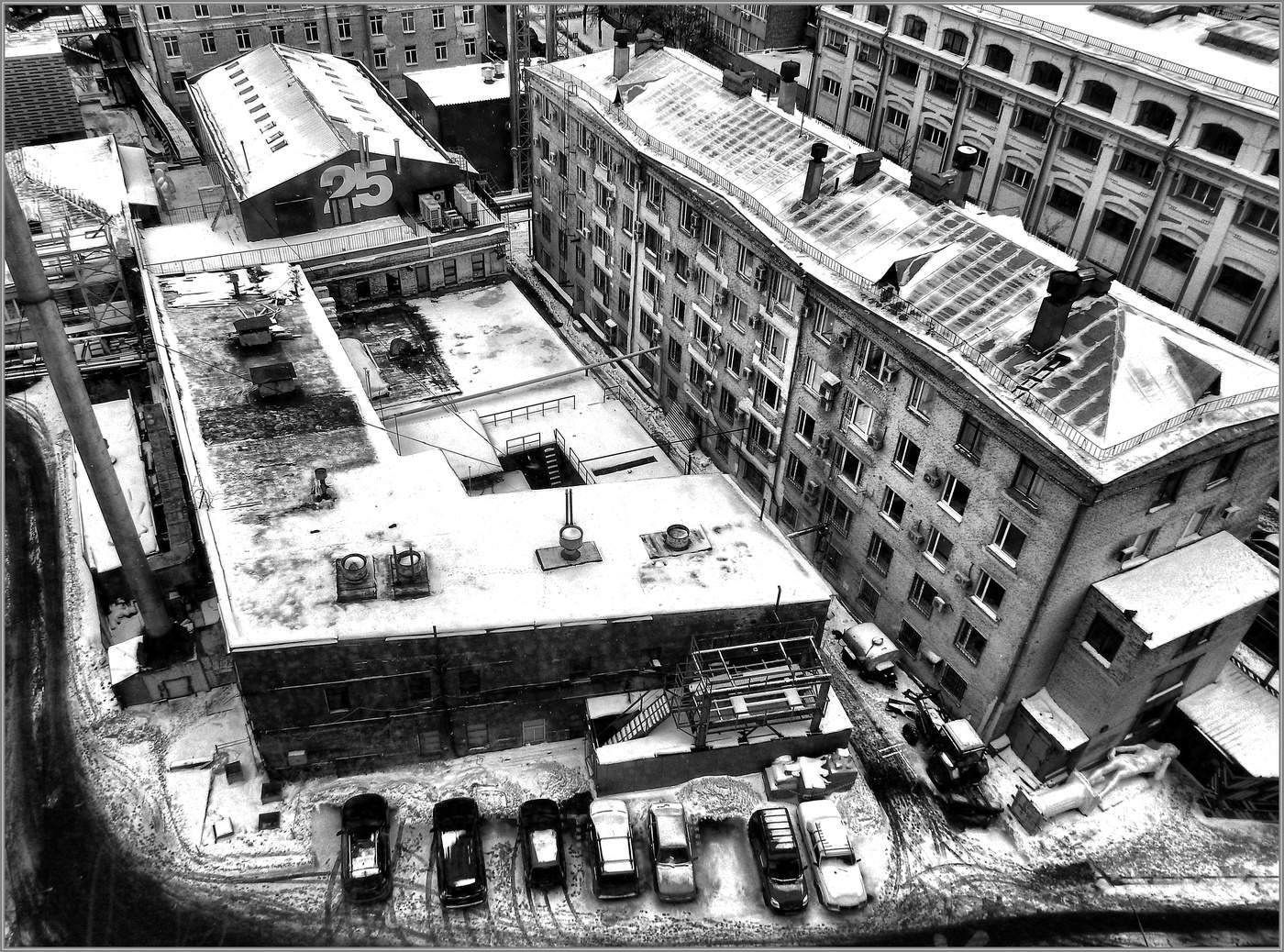 .... По крышам ....