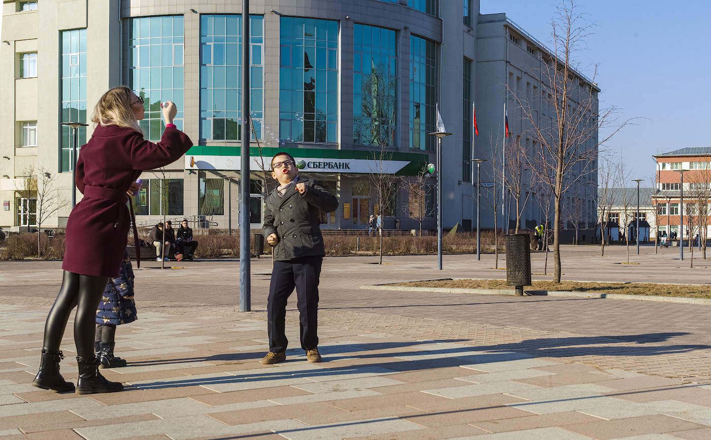 Поймать мыльный пузырь