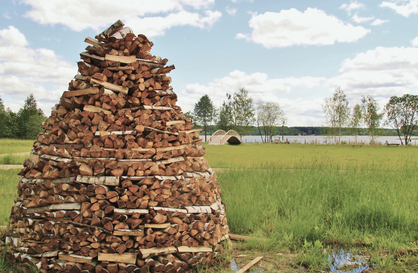 На волжских берегах…