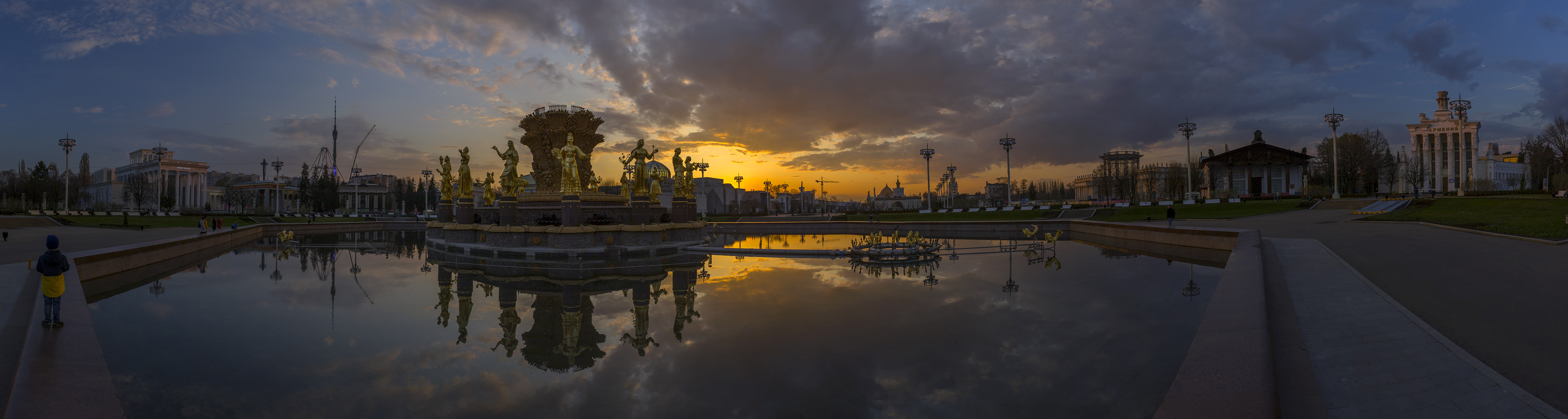 Закат на ВДНХ