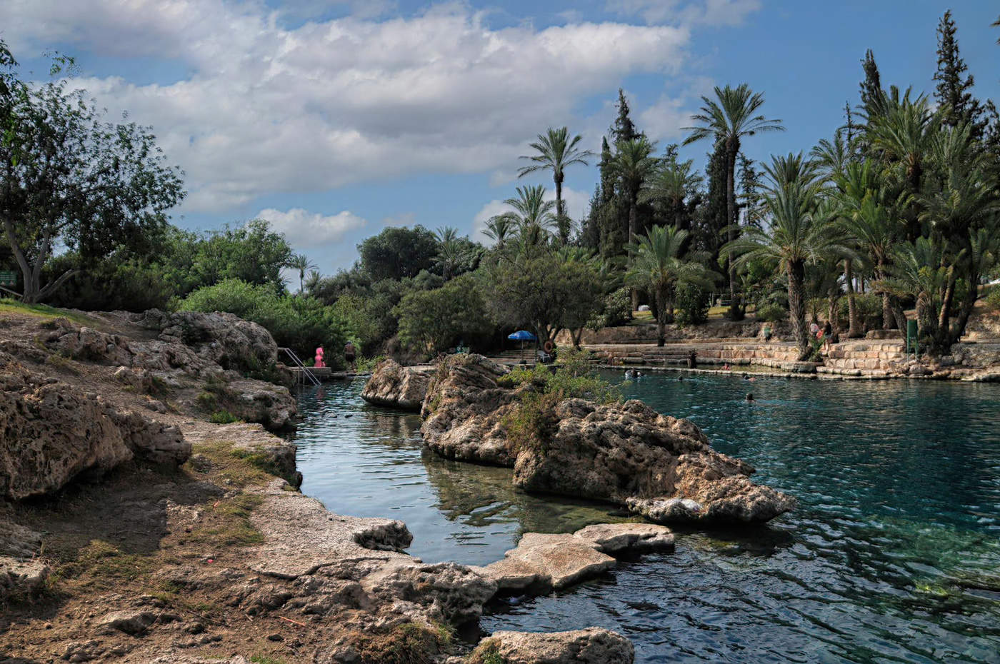 Парк трех озер- "Сахнэ"