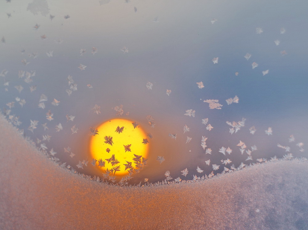 Покатилось