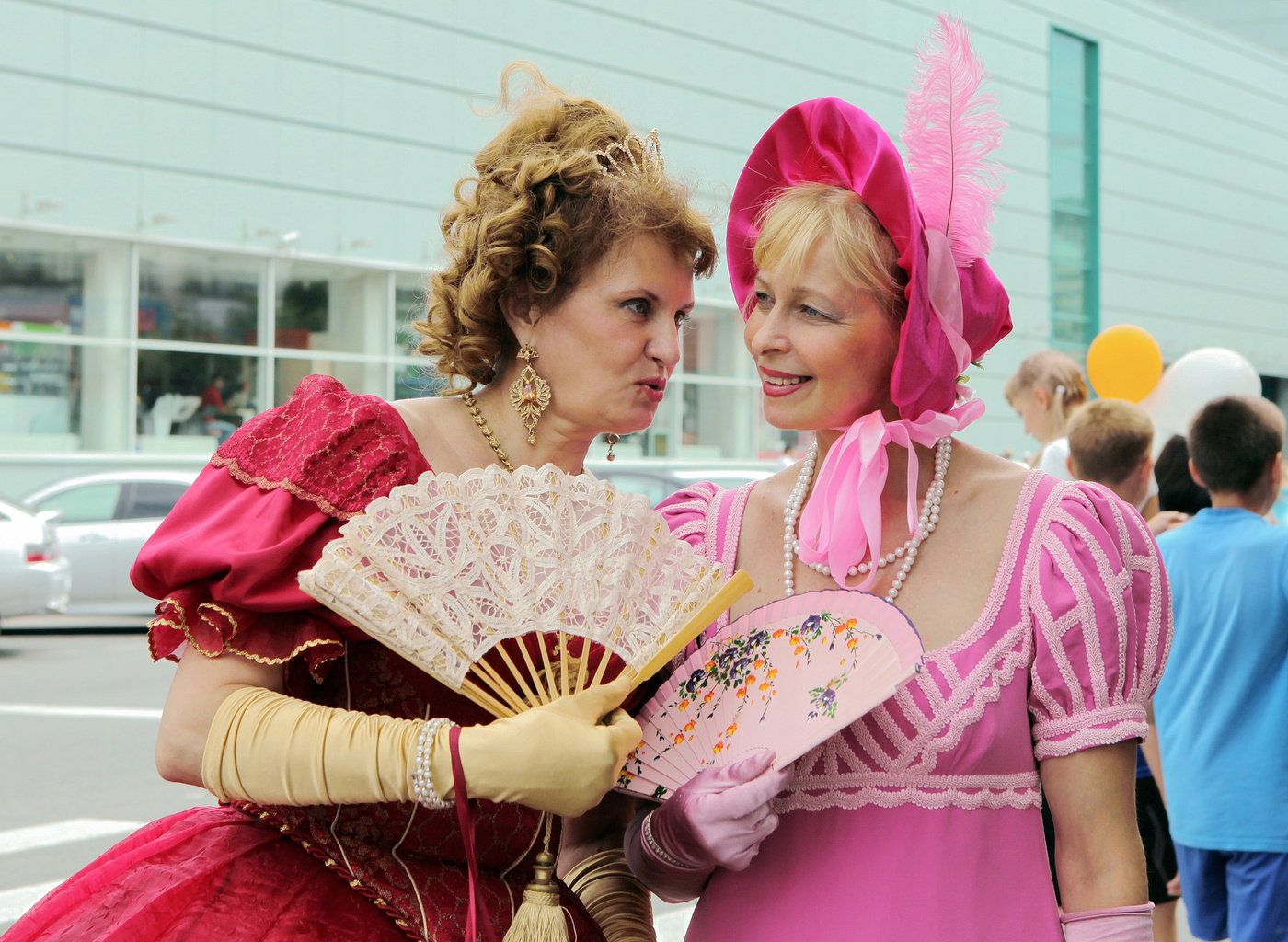 Просто мы перепутали,улицу,город и век.