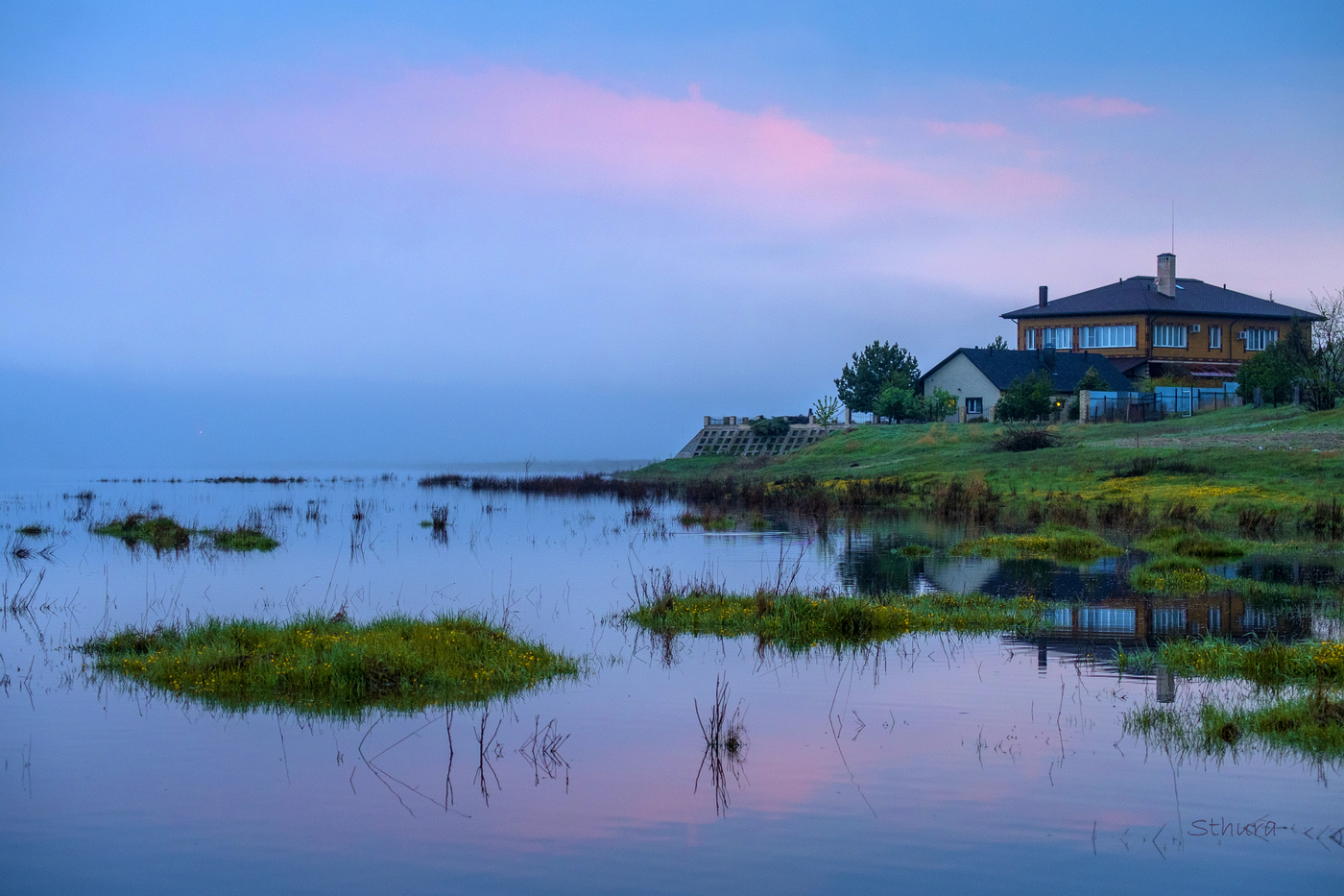 Вода у посёлка.