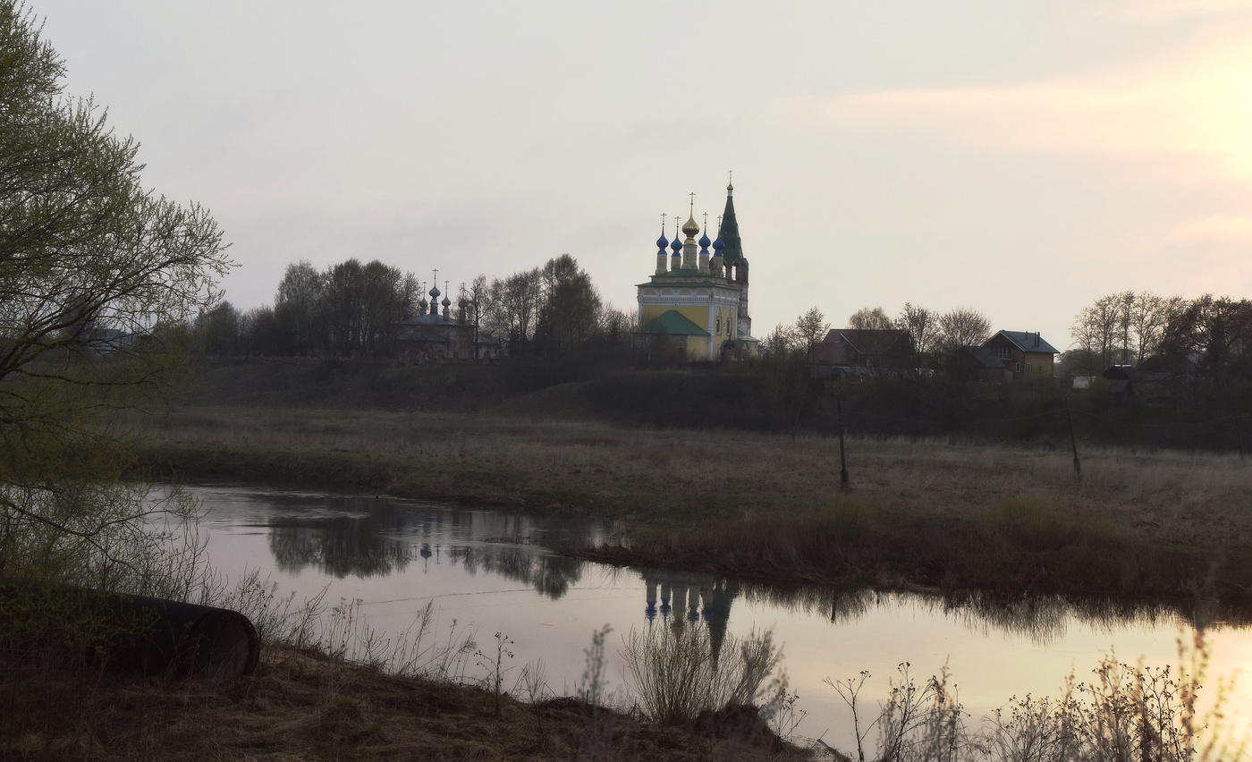 Тихий вечер на берегу Тезы