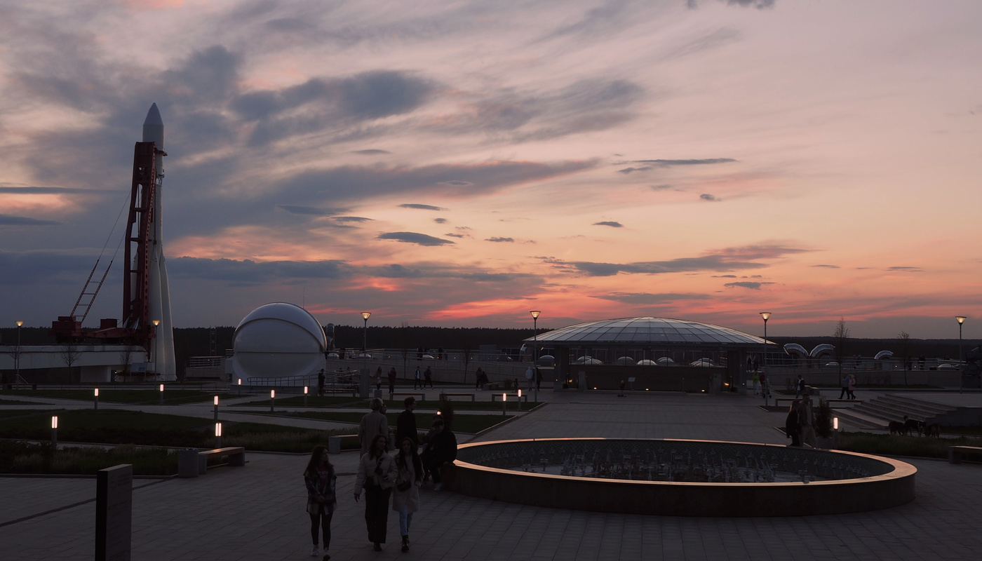 Калуга. Территория вокруг музея космонавтики.