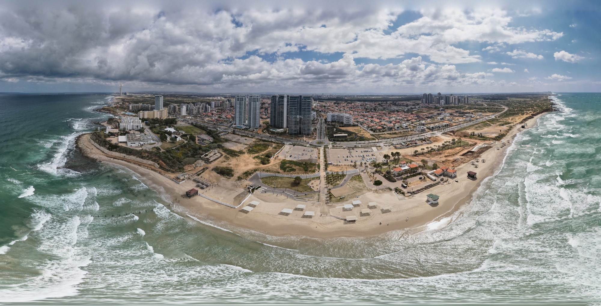 Раскинулось море широко!