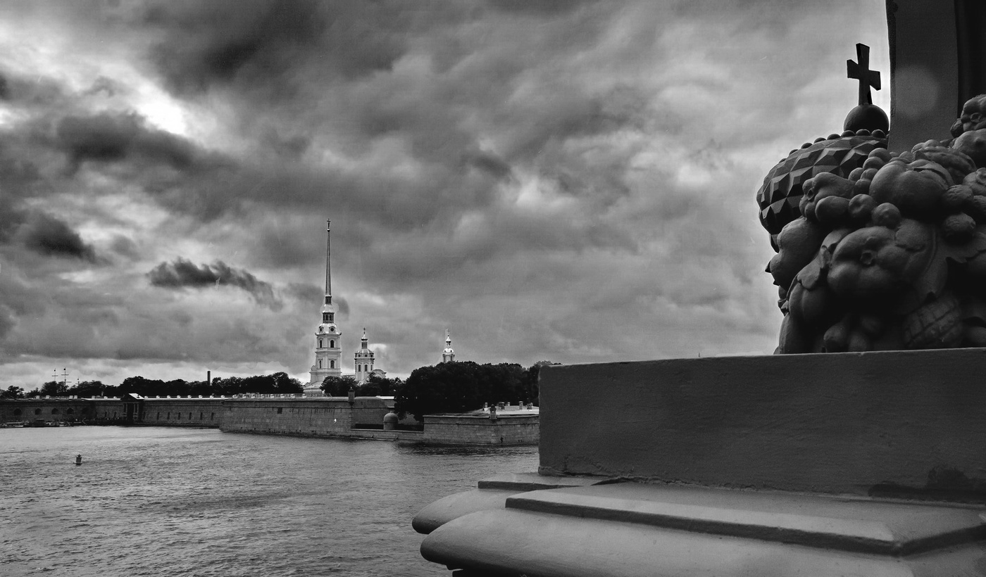 *Пасмурно.**