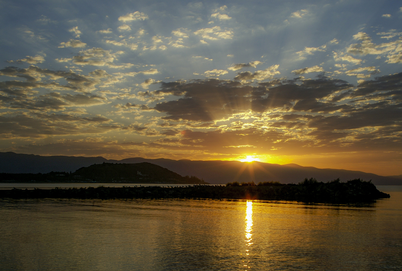 Утро на Севане