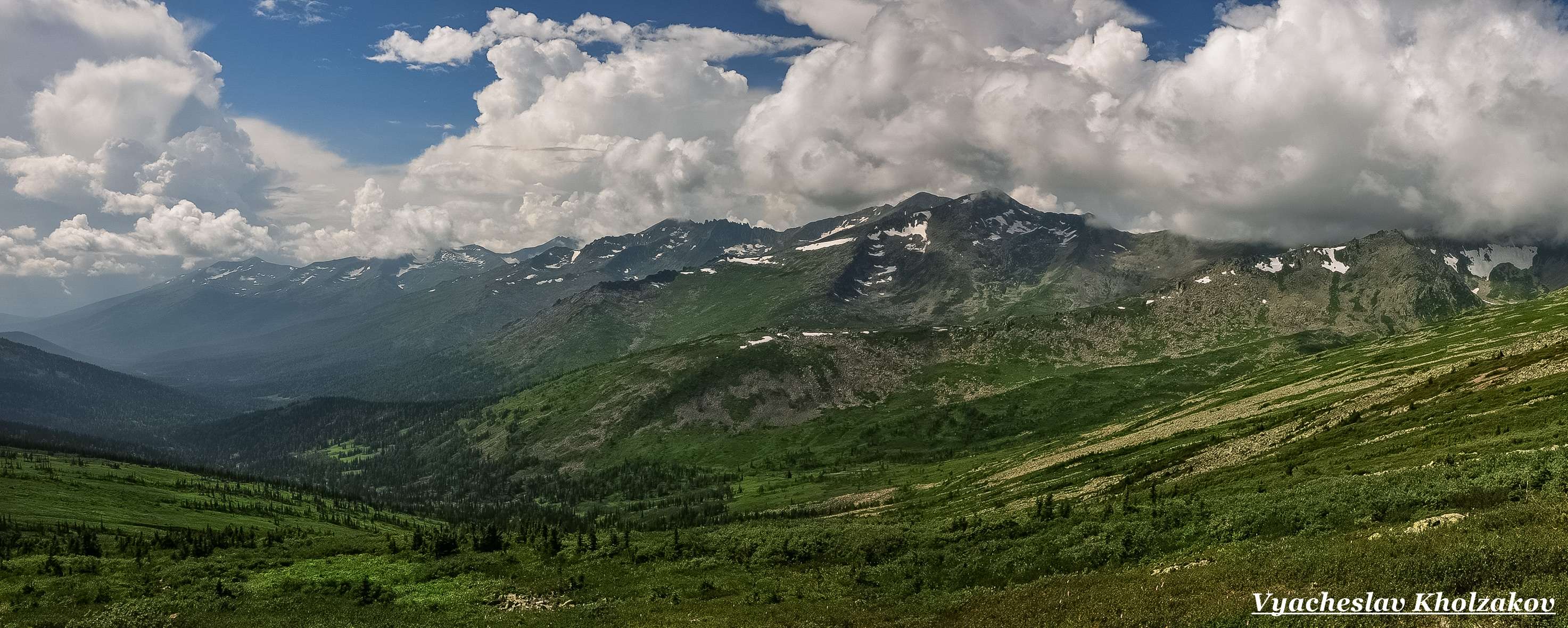 Горы в облаках