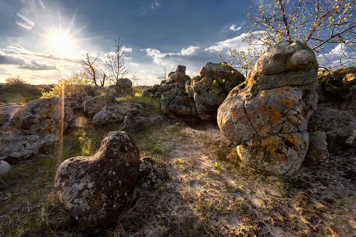 Причуды степных камней