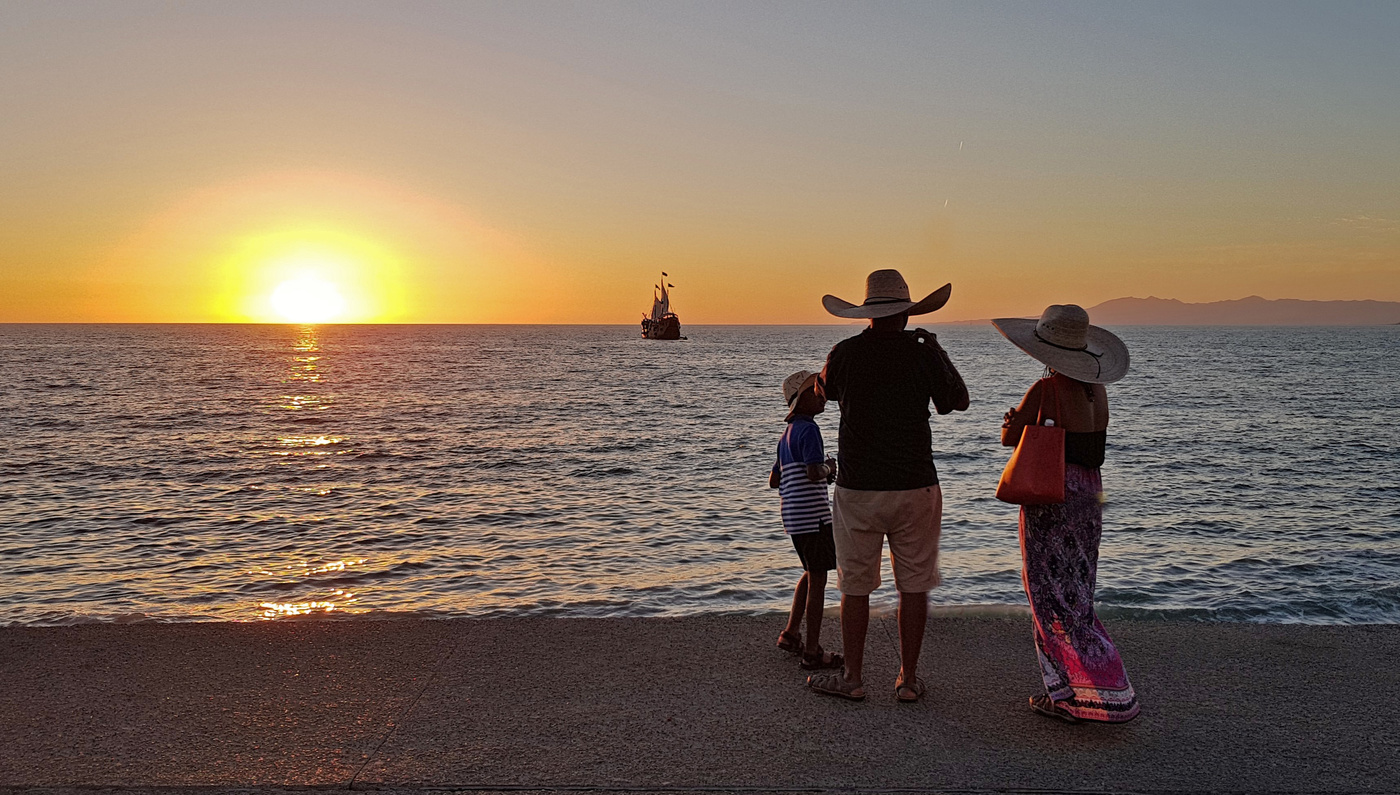 На закате...