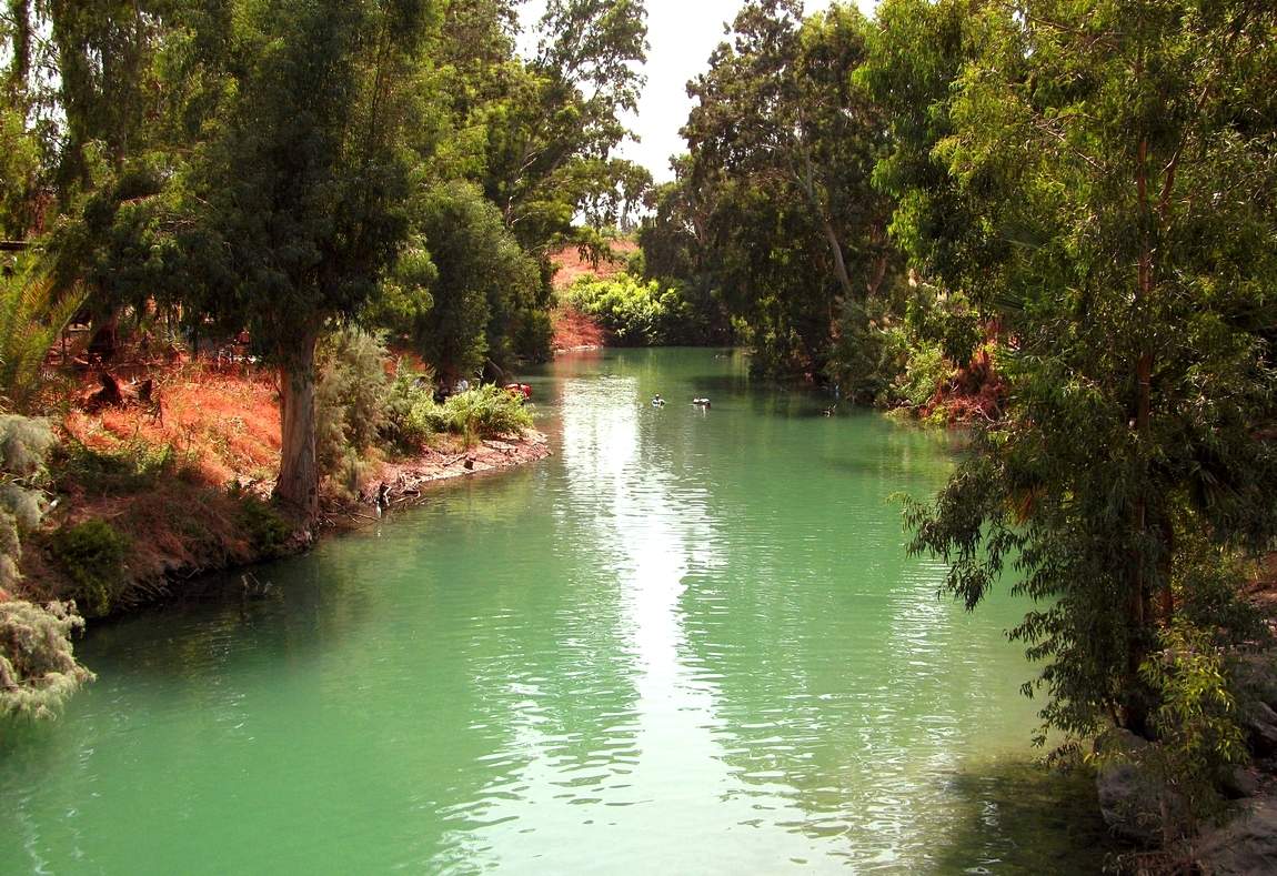 По зелёной реке в сказочный город