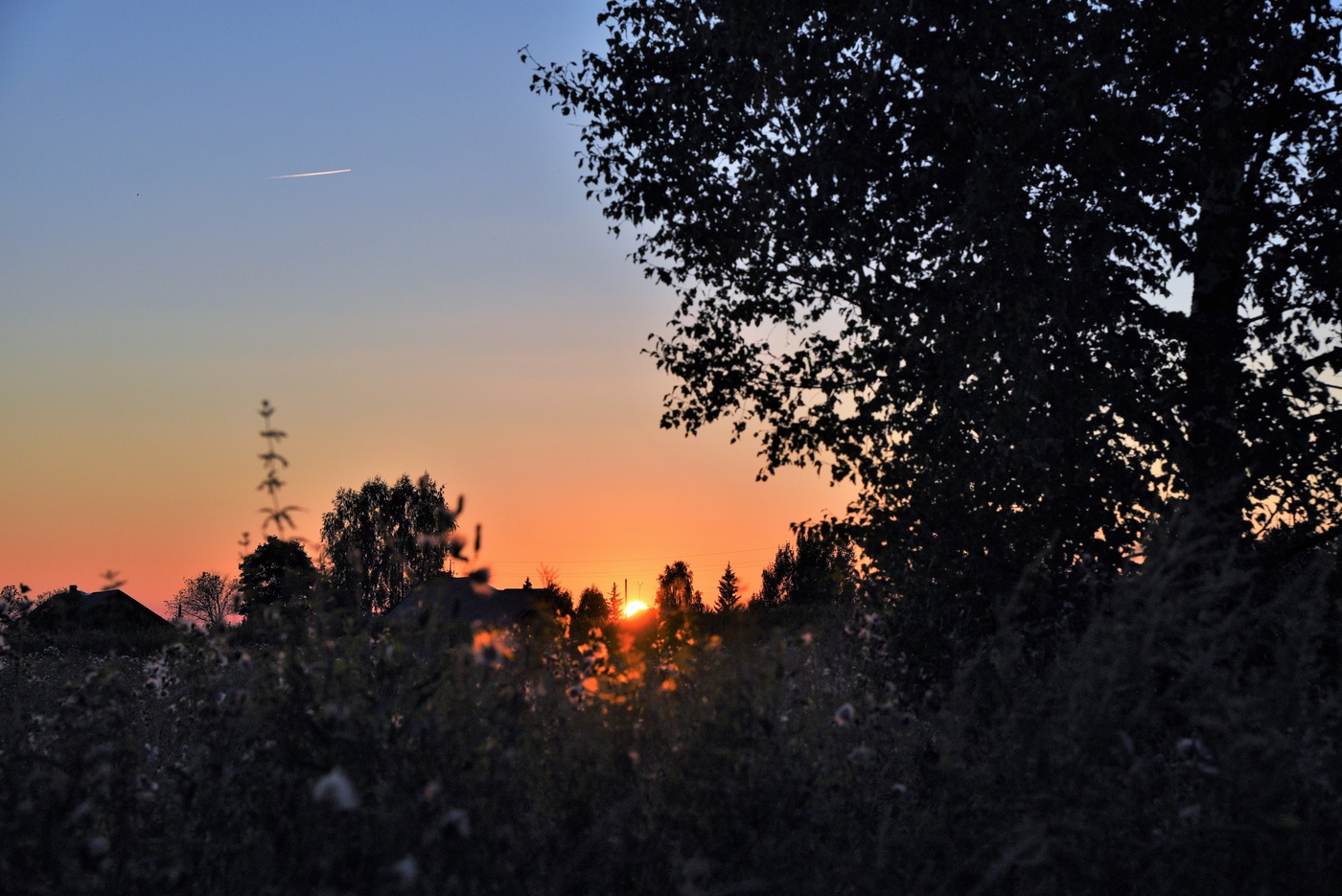 "В закате каждом есть немного грусти ..."