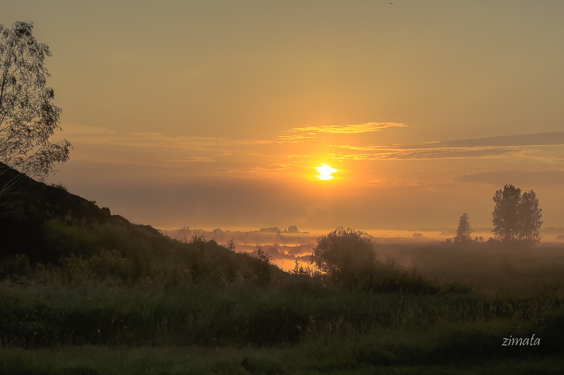 Первые лучи на рассвете