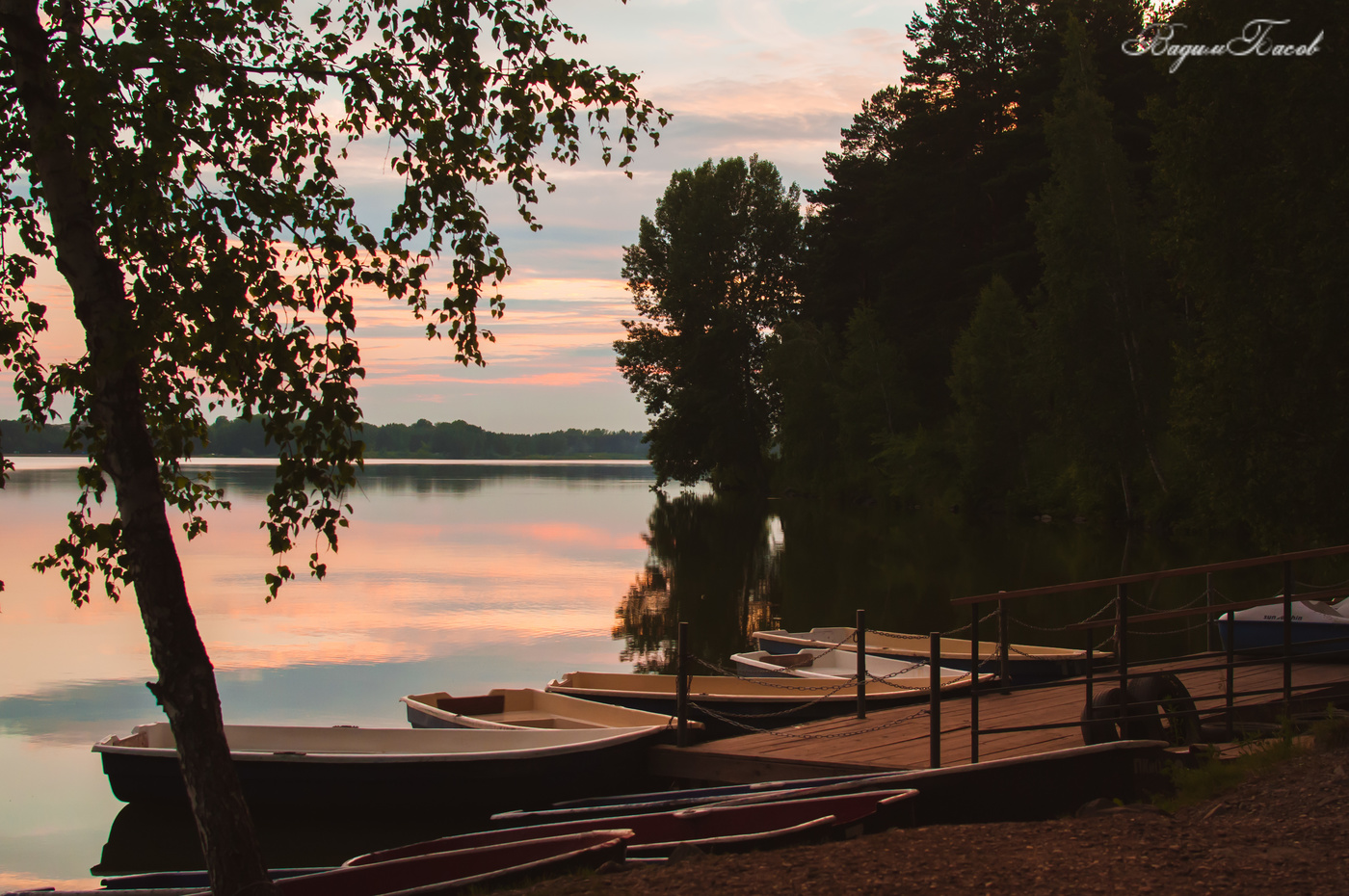 На берегу озера