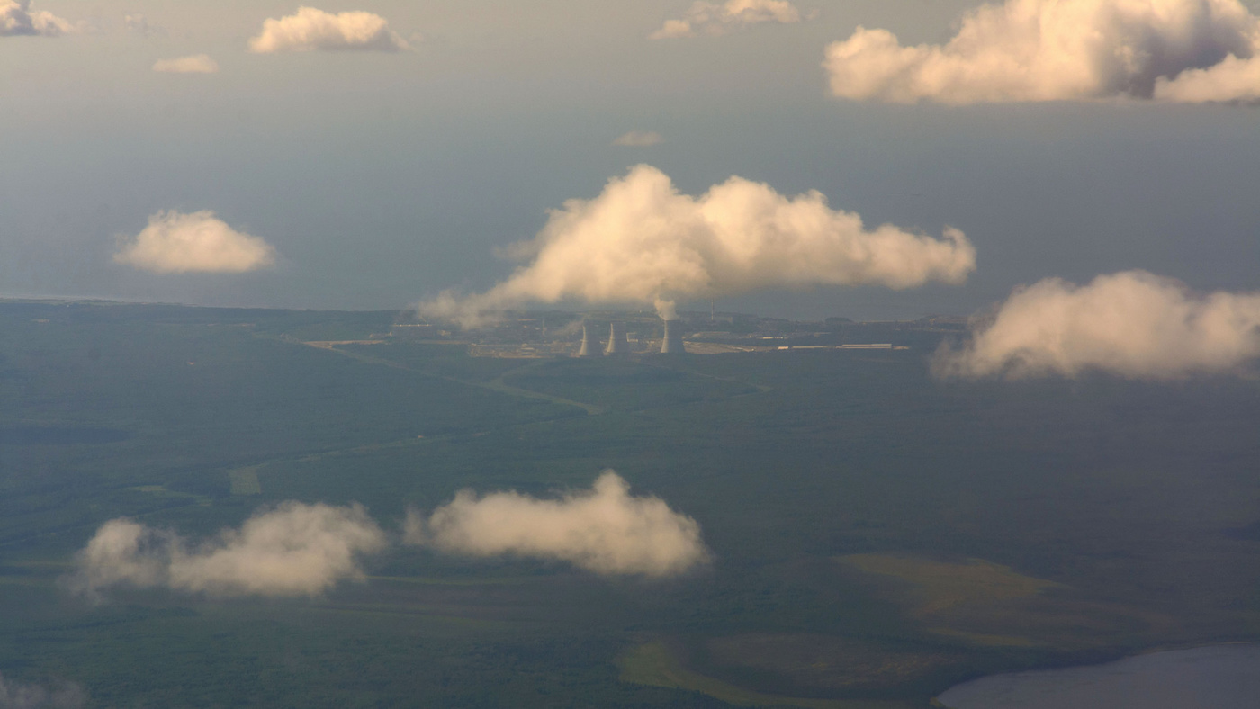 Проплывая над городом