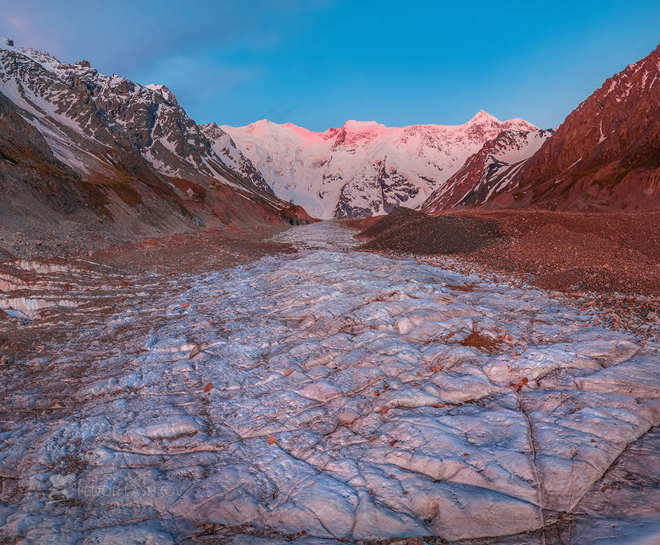 Безенгийский ледник