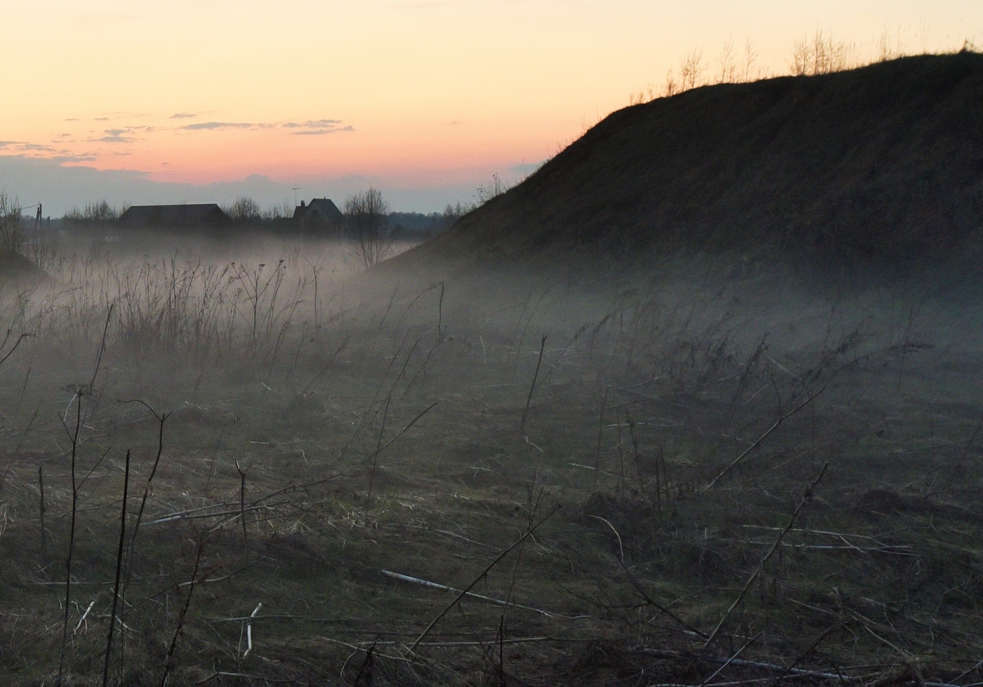 "Вся околица в дымке печали ..."