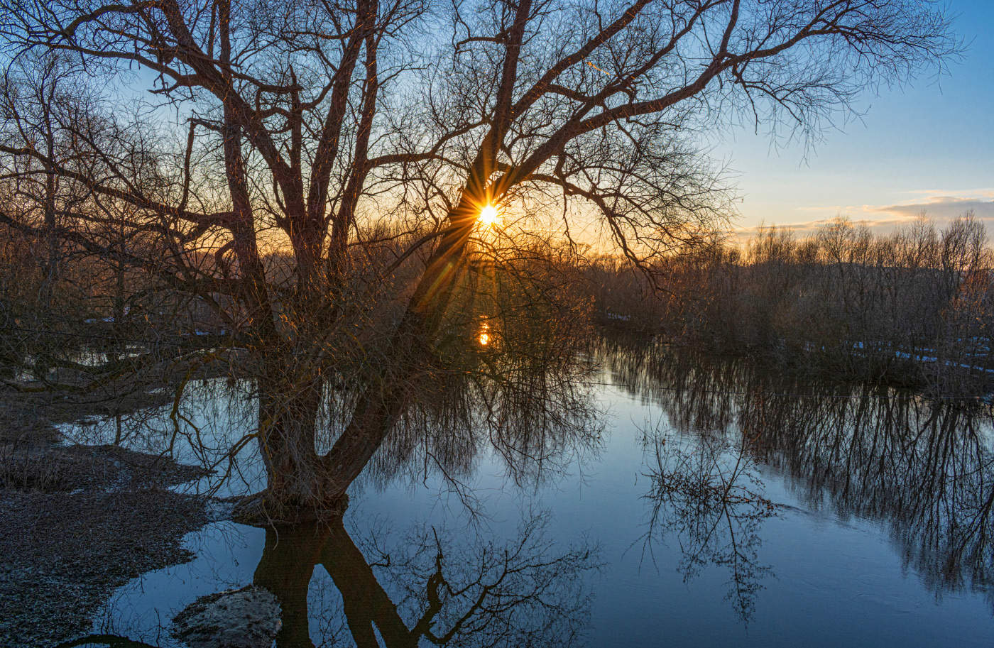 Река Ломовка. Весенние берега.