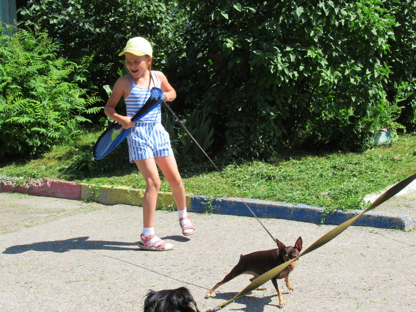 - Спаситеее!