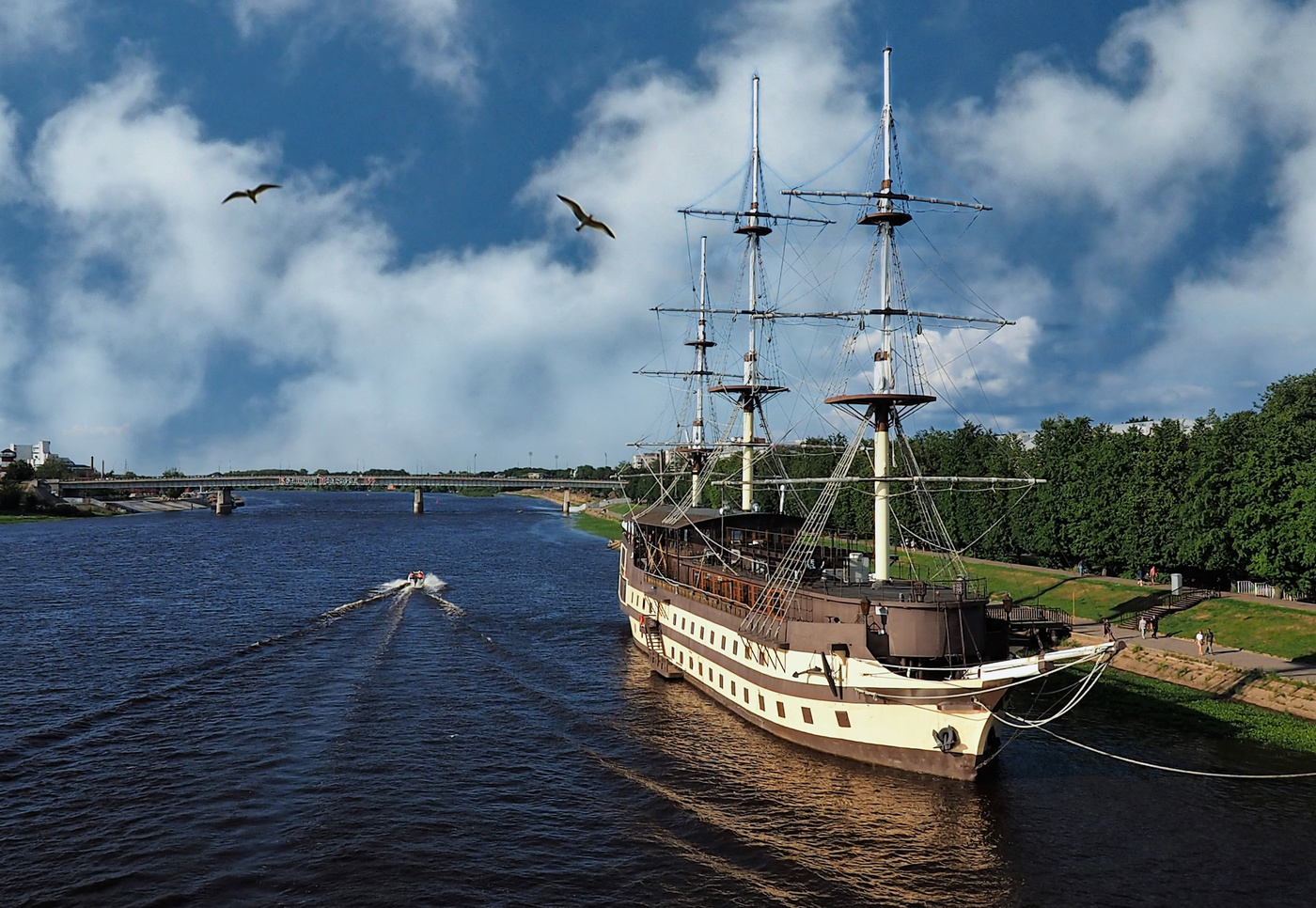 Великий Новгород. Р. Волхов.