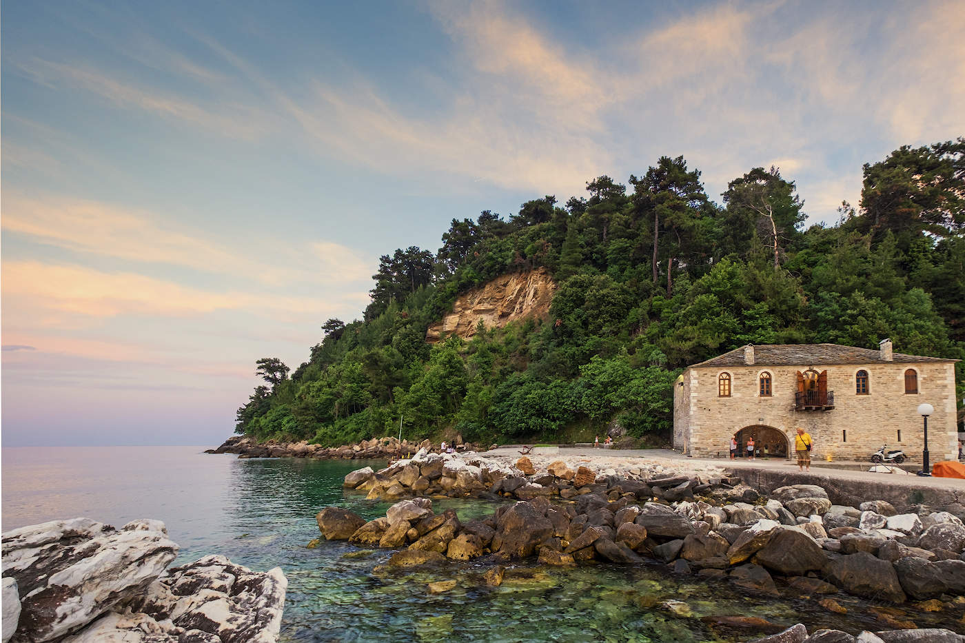 Тихий вечер созерцая