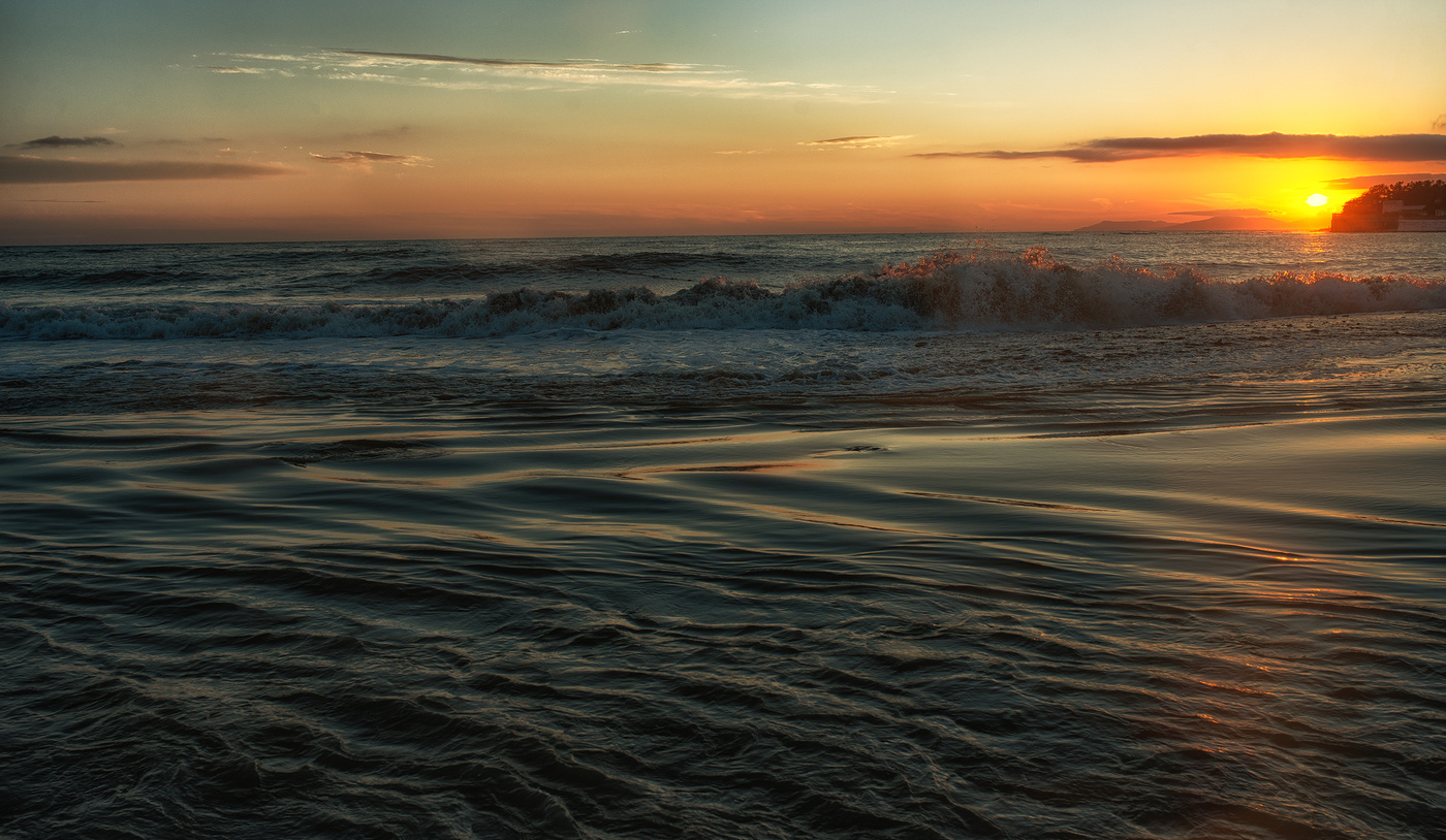 Слияние двух вод - солёной и пресной.