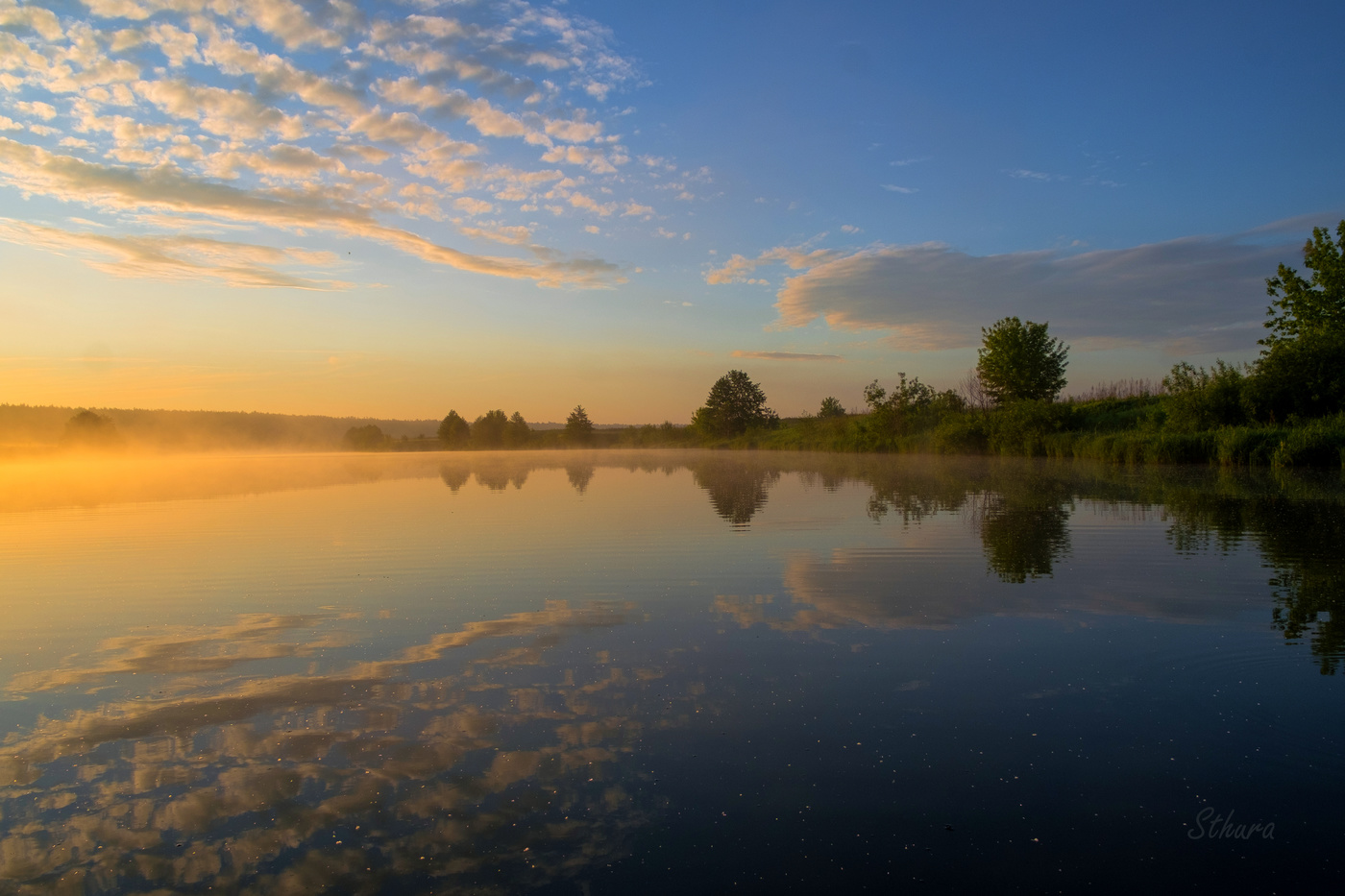 Облака в озере.