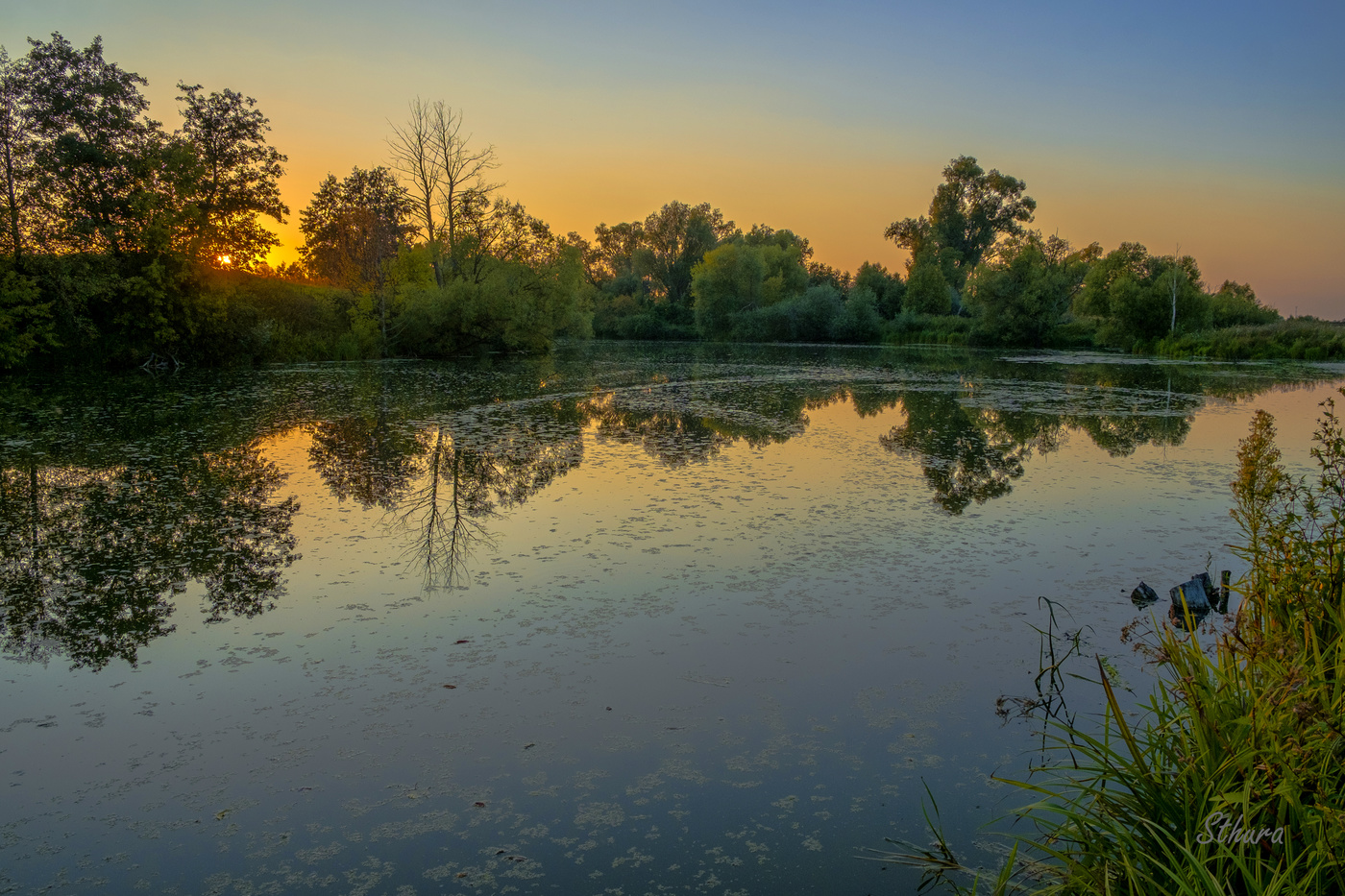 Закат на озере Омут.