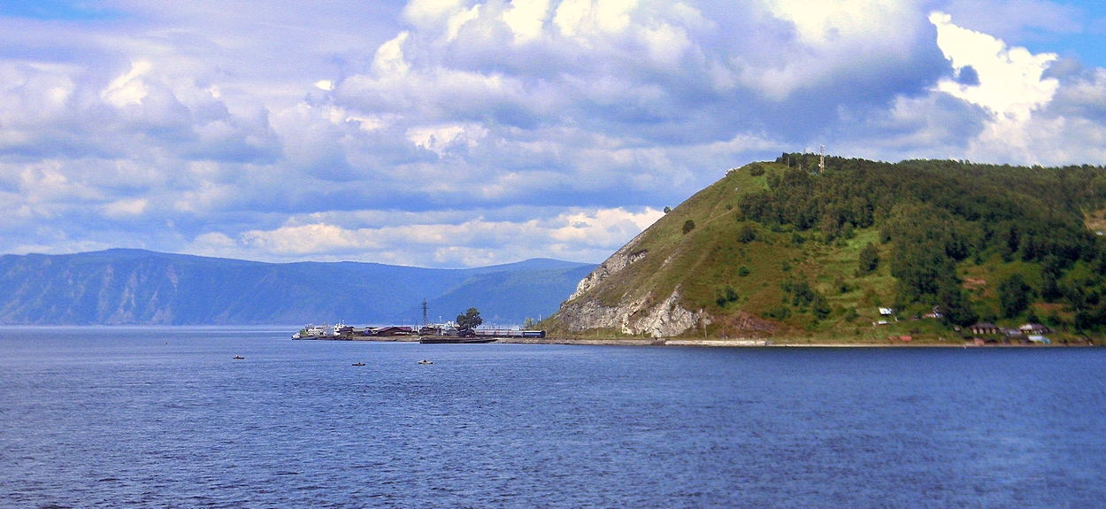 Порт Байкал разделяет Байкал от истока Ангары