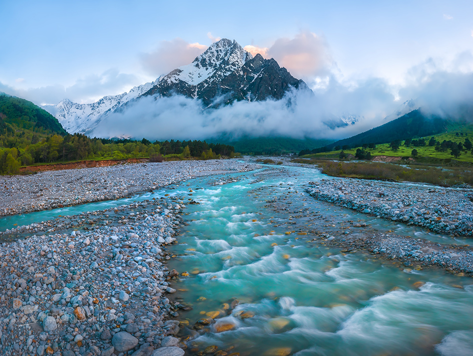 Река Гара-Аузусу и Тихтенген